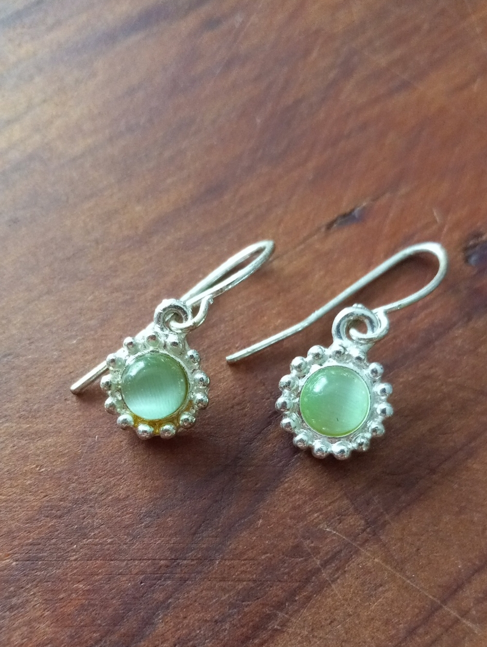 Silver Tone Pale Green Cat’s Eye Cabochon Drop Earrings